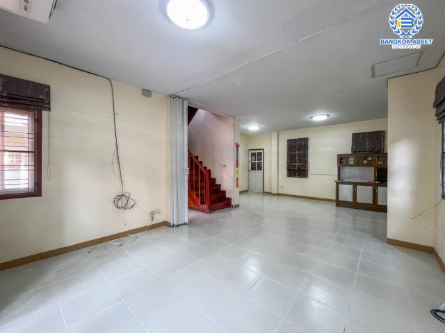 *****บ้านแฝดมือสองย่านนนทบุรี ม.บุรีรมย์ วงแหวนฯ-ปิ่นเกล้า (ซ.วัดพระเงิน) เนื้อที่ 37.1 ตร.ว. ฟังก์ชัน 3 ห้องนอน 2 ห้องน้ำ 1 ที่จอดรถ แถมฟรี! 2 เครื่องปรับอากาศ, 2 เครื่องทำน้ำอุ่น บนทำเลดี ใกล้เซ็นทรัลเวสต์เกต รถไฟฟ้าสายสีม่วง "สถานีตลาดบางใหญ่" และทางด่วน "ศรีรัช"